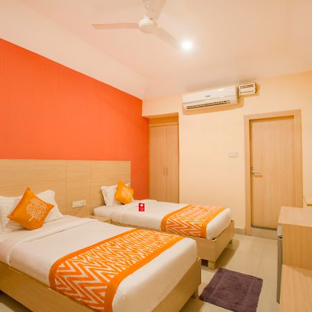 Oyo 10235 Oyster Transit Hotels Hyderabad Bagian luar foto