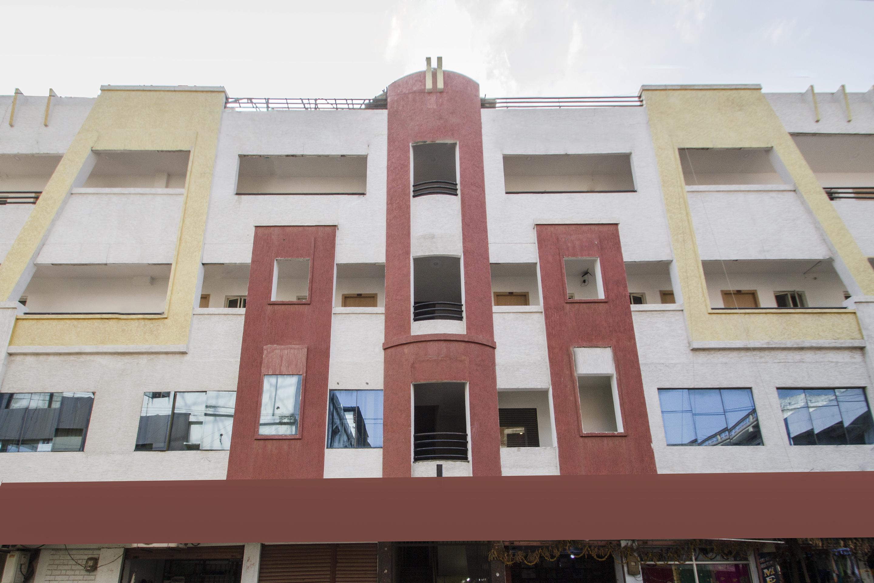 Oyo 10235 Oyster Transit Hotels Hyderabad Bagian luar foto
