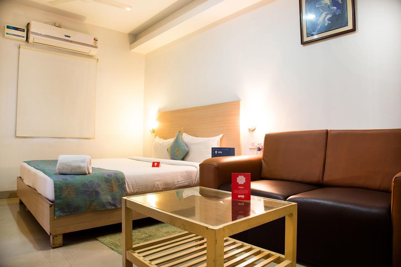 Oyo 10235 Oyster Transit Hotels Hyderabad Bagian luar foto