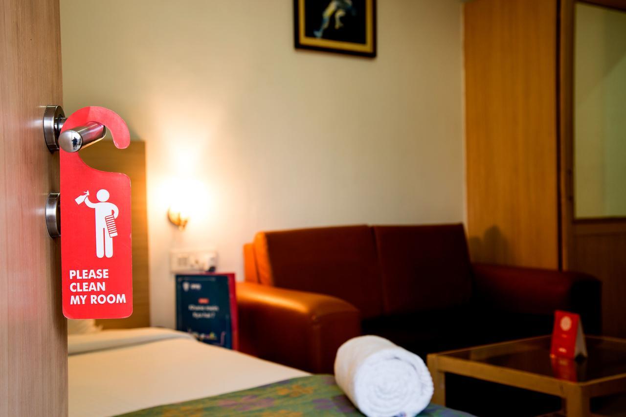 Oyo 10235 Oyster Transit Hotels Hyderabad Bagian luar foto
